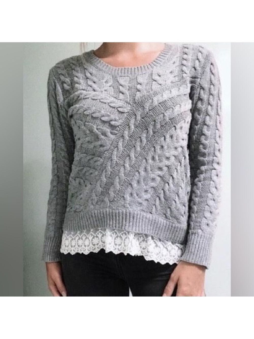 𝅺MONTEAU Los Angeles Grey Cable Knit Sweater with Lace Hem Small